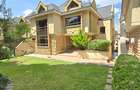 5 Bed Townhouse with En Suite at Lavington Road - 1