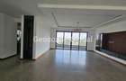 4 Bed Apartment with En Suite in Riverside - 16