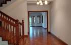 5 Bed Townhouse with En Suite in Runda - 9