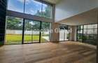 5 Bed House with En Suite in Runda - 1