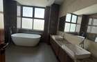 3 Bed Apartment with En Suite in Riverside - 14