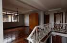 4 Bed Apartment with En Suite at Riverside Drive - 12