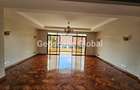 4 Bed Apartment with En Suite in Riverside - 11