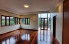 5 Bed Townhouse with En Suite at Lavington - 15