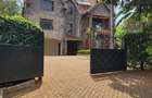 5 Bed Villa with En Suite in Lavington - 1