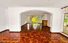 5 Bed House with En Suite in Rosslyn - 2