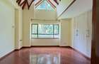 6 Bed Townhouse with En Suite in Lavington - 19