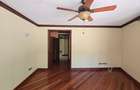 4 Bed House with En Suite in Hill View - 18