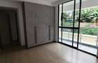 3 Bed Apartment with Gym in Riverside - 14