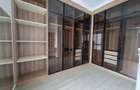 5 Bed Townhouse with En Suite in Lavington - 12