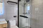 3 Bed Apartment with En Suite in Riverside - 11