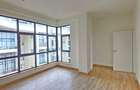 4 Bed Apartment with En Suite at Riverside Drive - 17