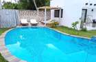 5 Bed Townhouse with En Suite at Greenwood Drive - 5