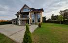 5 Bed House with En Suite in Runda - 20