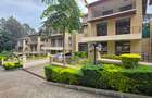 5 Bed Townhouse with En Suite at Lavington Green - 12