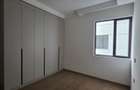 3 Bed Apartment with En Suite in Riverside - 17