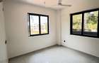 3 Bed Apartment with En Suite at Off Links Road - 12