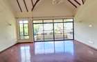 5 Bed Townhouse with En Suite at Lavington Road - 12