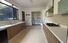 4 Bed House with En Suite in Garden Estate - 3