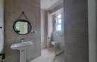 5 Bed House with En Suite in Runda - 16