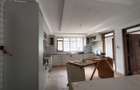 5 Bed House with En Suite in Runda - 11