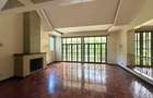 4 Bed Townhouse with En Suite at Rosslyn - 2