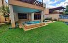 4 Bed Villa with En Suite in Lavington - 1