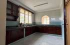 4 Bed Villa with En Suite at Beach Road - 10
