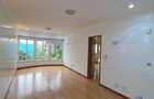 4 Bed Townhouse with En Suite at Riverside Drive - 16