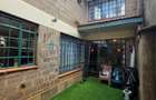 4 Bed House with En Suite in Lavington - 9