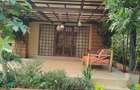4 Bed Townhouse with En Suite at Close To Isk - 2