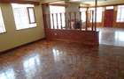 6 Bed House with En Suite in Nyari - 13