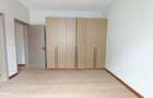 5 Bed Townhouse with En Suite in Lavington - 12