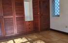 5 Bed Townhouse with En Suite at Rosslyn Lone Tree - 12