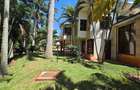 4 Bed House with En Suite in Hill View - 3