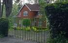 5 Bed House in Rosslyn - 3