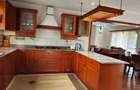 4 Bed House with En Suite in Ridgeways - 6