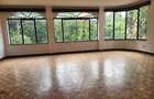 5 Bed Townhouse with En Suite in Nyari - 6
