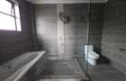 5 Bed Townhouse with En Suite in Ridgeways - 18