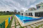 4 Bed Apartment with En Suite in Rosslyn - 10
