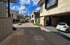5 Bed Townhouse with En Suite in Brookside - 12