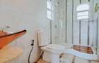 5 Bed House with En Suite in Runda - 2