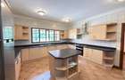 5 Bed Townhouse with En Suite in Runda - 4