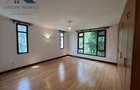 3 Bed Apartment with En Suite at Riverside Drive - 12