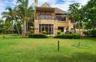 5 Bed Townhouse with En Suite in Runda - 14