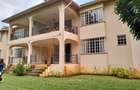 3 Bed Townhouse with En Suite in Spring Valley - 1