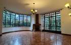 5 Bed Townhouse with En Suite at Lavington - 8