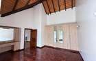 5 Bed Townhouse with En Suite at Lavington - 19
