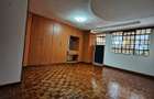 5 Bed House with En Suite in Runda - 2