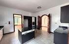 5 Bed Townhouse with En Suite at Lavington - 16